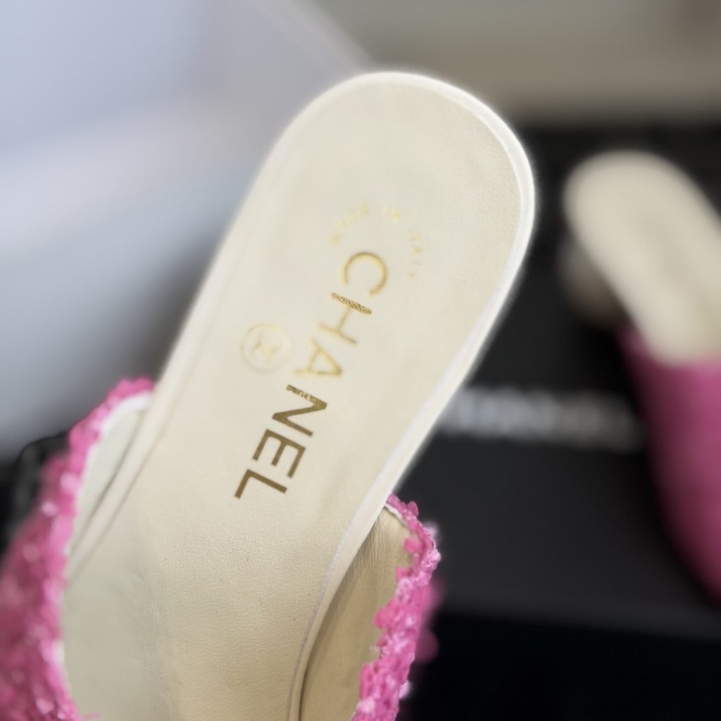 CHANEL Pointed Toe High Heel Pumps in Genuine Calfskin with Lambskin Lining and Italian Leather Sole