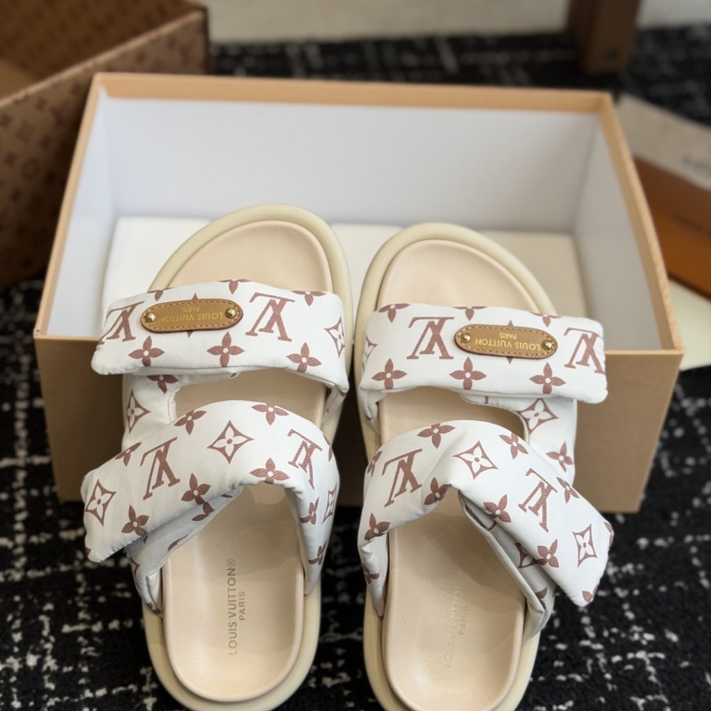 LOUIS VUITTON Flat Slide Sandals in Genuine Calfskin with Lambskin Lining and Italian Leather Sole