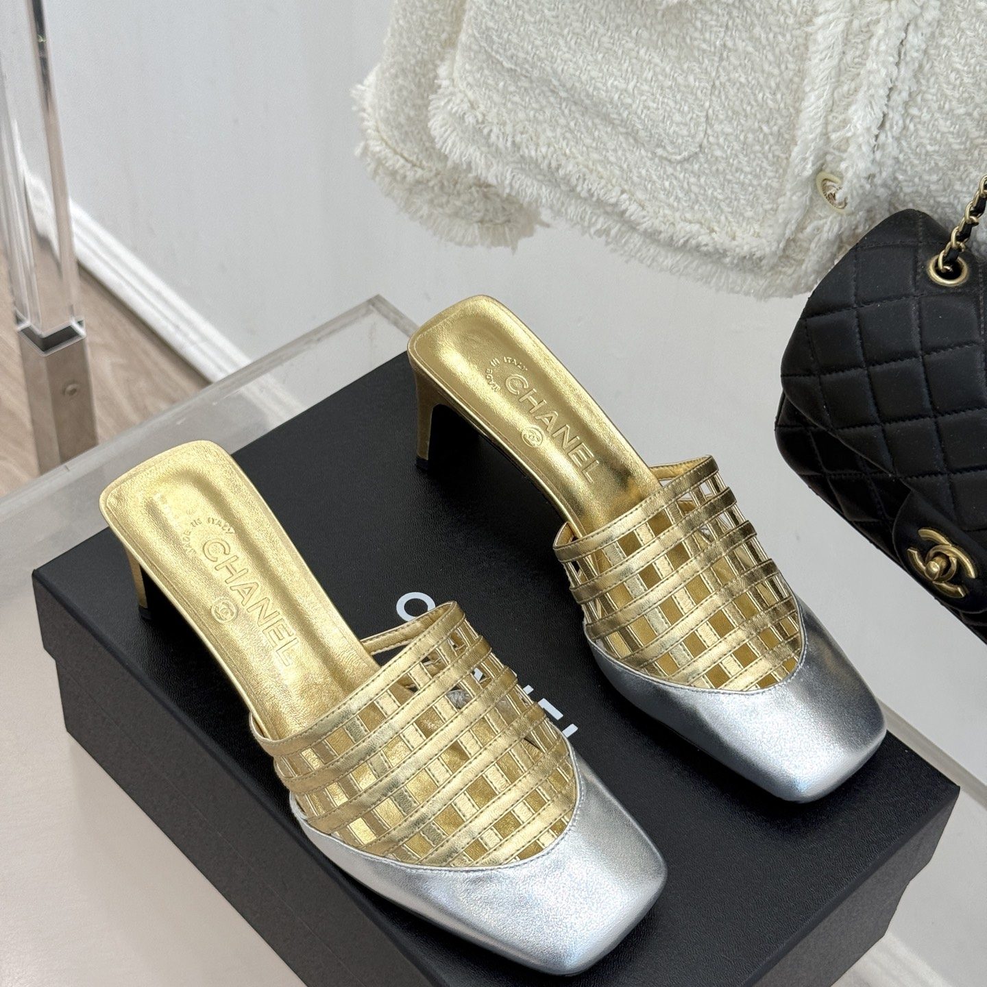 CHANEL Pointed Toe High Heel Pumps in Genuine Calfskin with Lambskin Lining and Italian Leather Sole