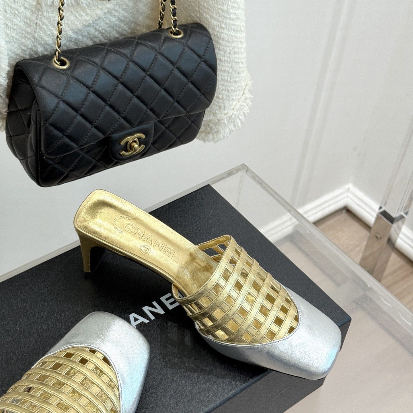 CHANEL Pointed Toe High Heel Pumps in Genuine Calfskin with Lambskin Lining and Italian Leather Sole