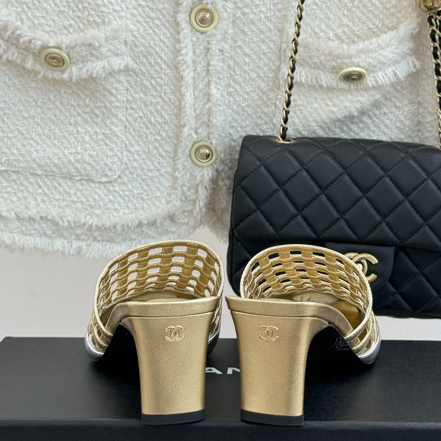 CHANEL Pointed Toe High Heel Pumps in Genuine Calfskin with Lambskin Lining and Italian Leather Sole