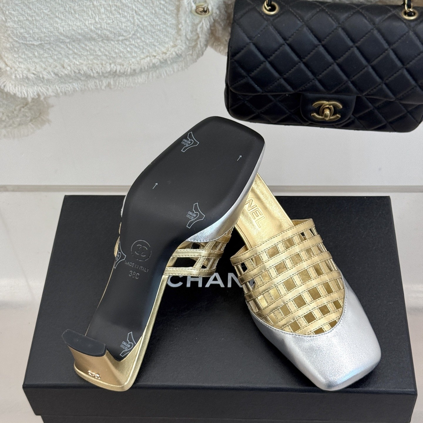 CHANEL Pointed Toe High Heel Pumps in Genuine Calfskin with Lambskin Lining and Italian Leather Sole