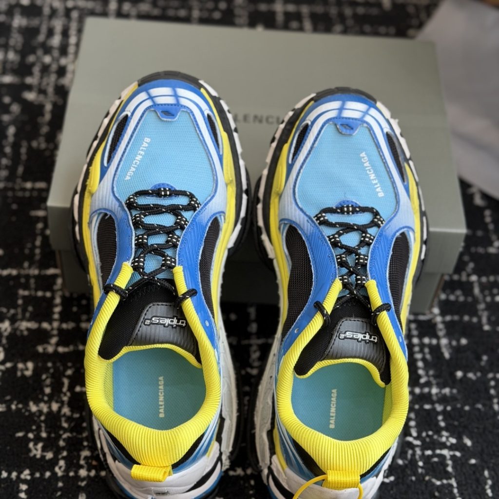 BALENCIAGA Low-Top Casual Sneakers in Genuine Calfskin with Lambskin Lining and Italian Leather Sole