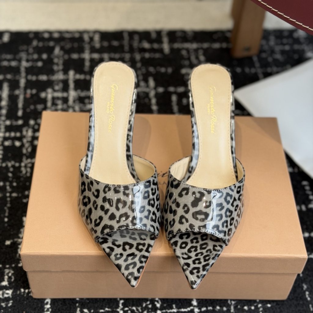 GIANVITO ROSSI Flat Slide Sandals in Genuine Calfskin with Lambskin Lining and Italian Leather Sole