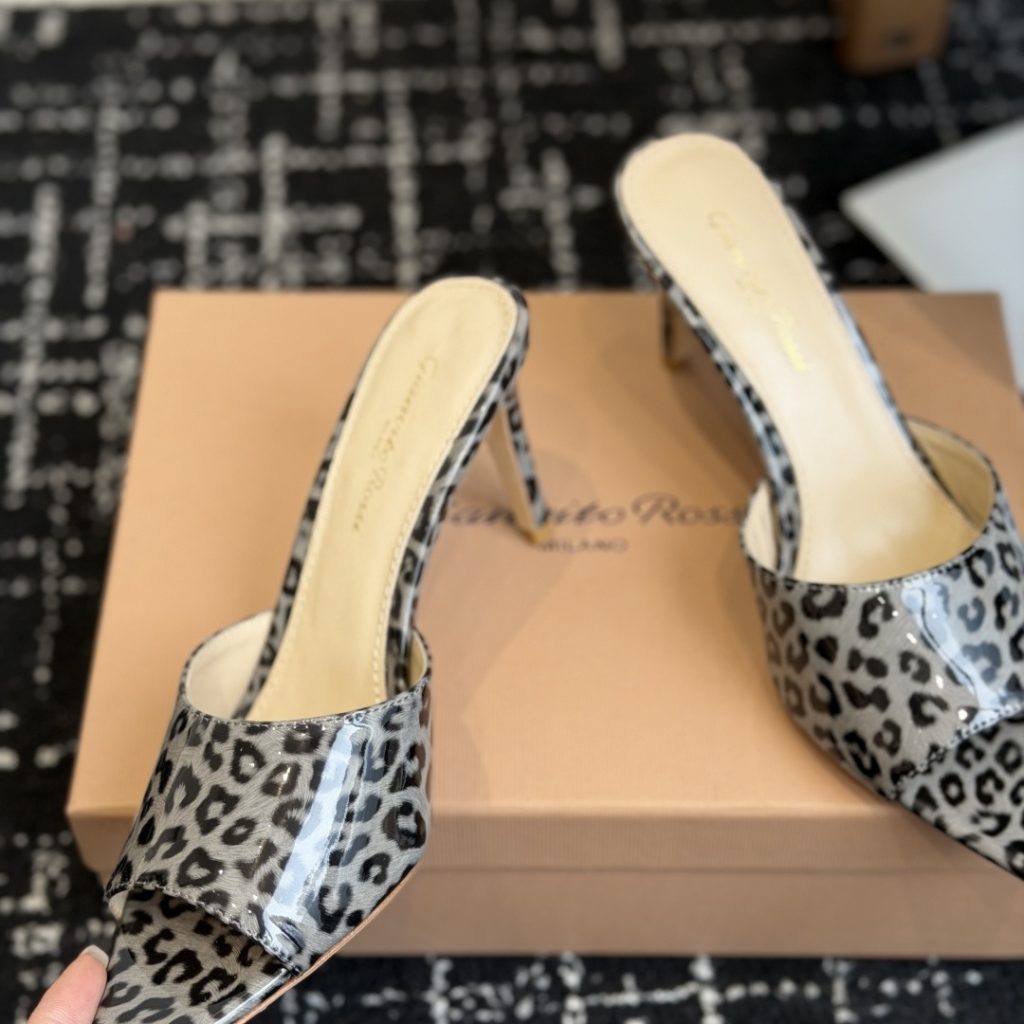 GIANVITO ROSSI Flat Slide Sandals in Genuine Calfskin with Lambskin Lining and Italian Leather Sole