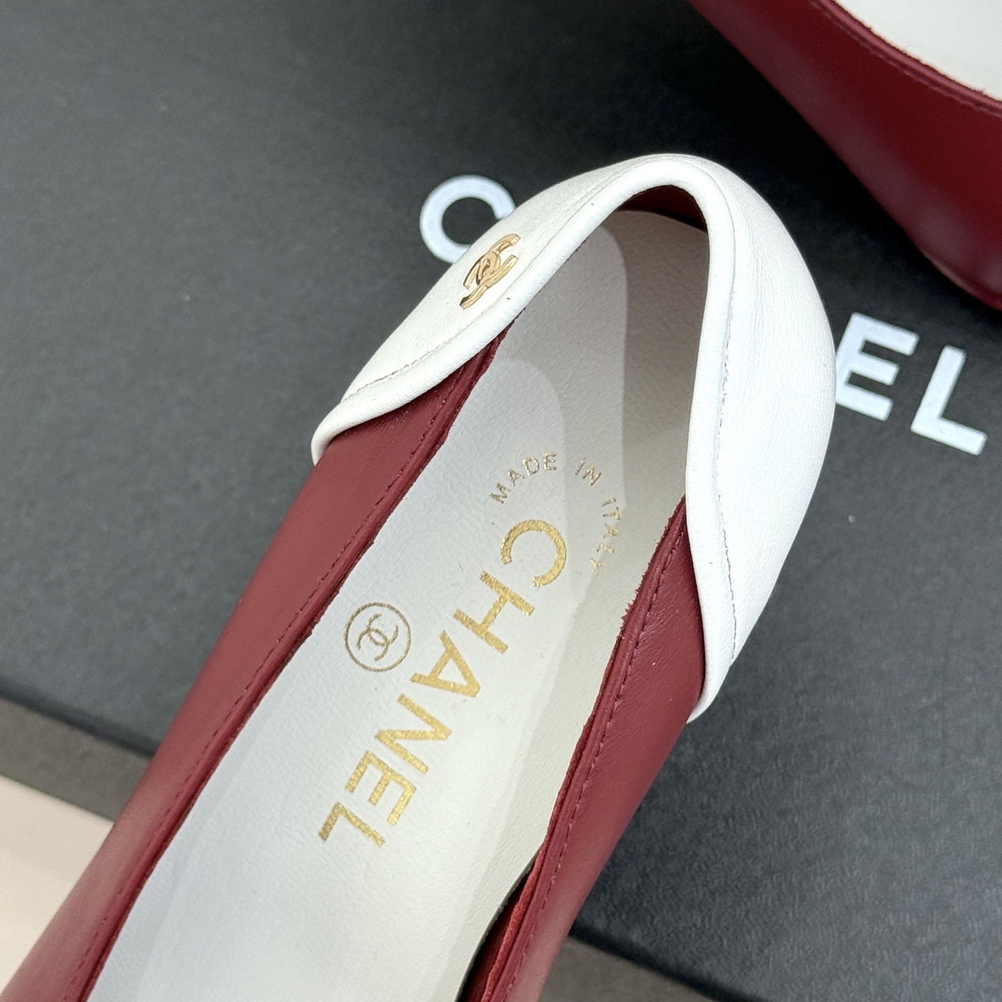 CHANEL Pointed Toe High Heel Pumps in Genuine Calfskin with Lambskin Lining and Italian Leather Sole