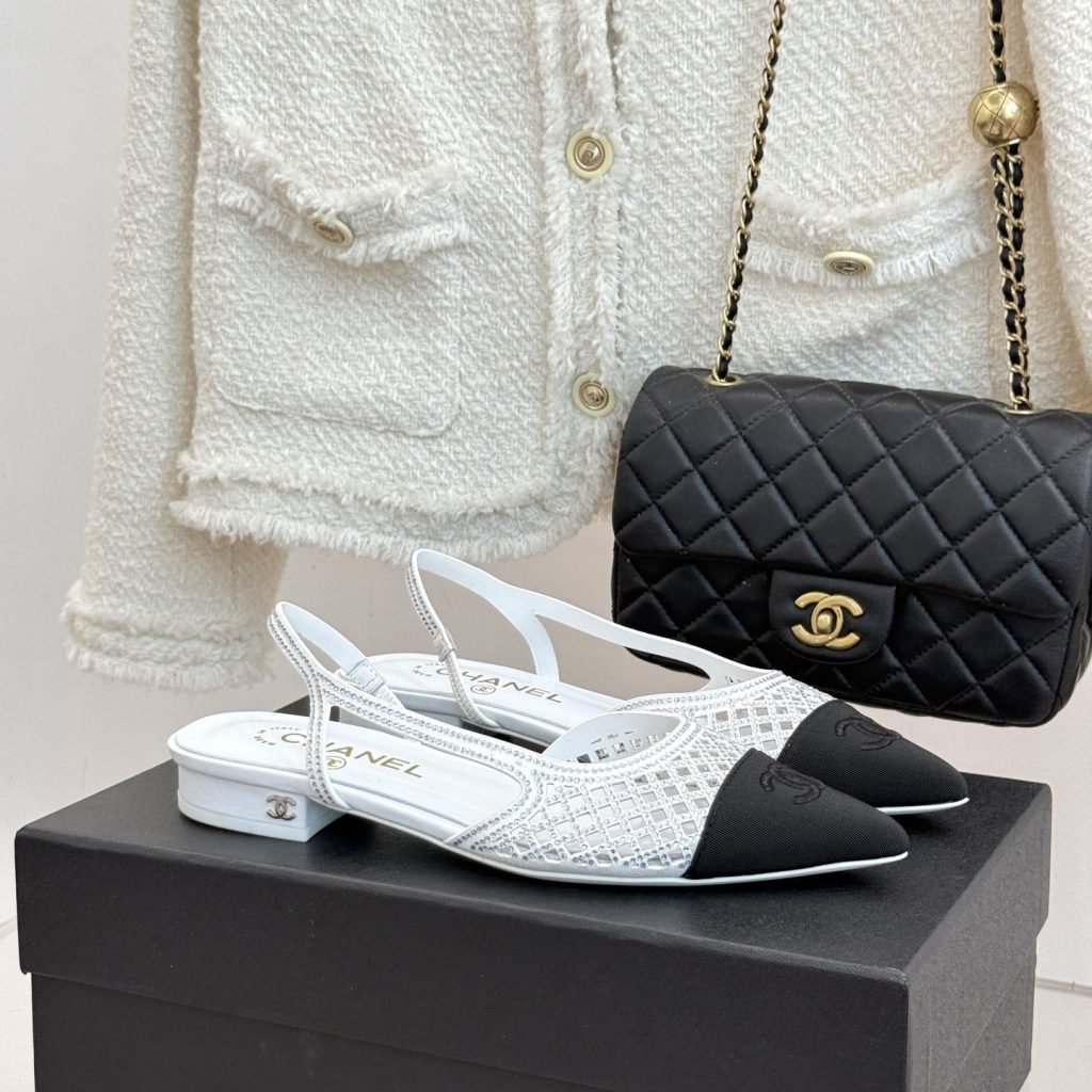 CHANEL Double C Square Toe Glossy Leather Flat Loafers in Genuine Lambskin Italian Suede Sole P