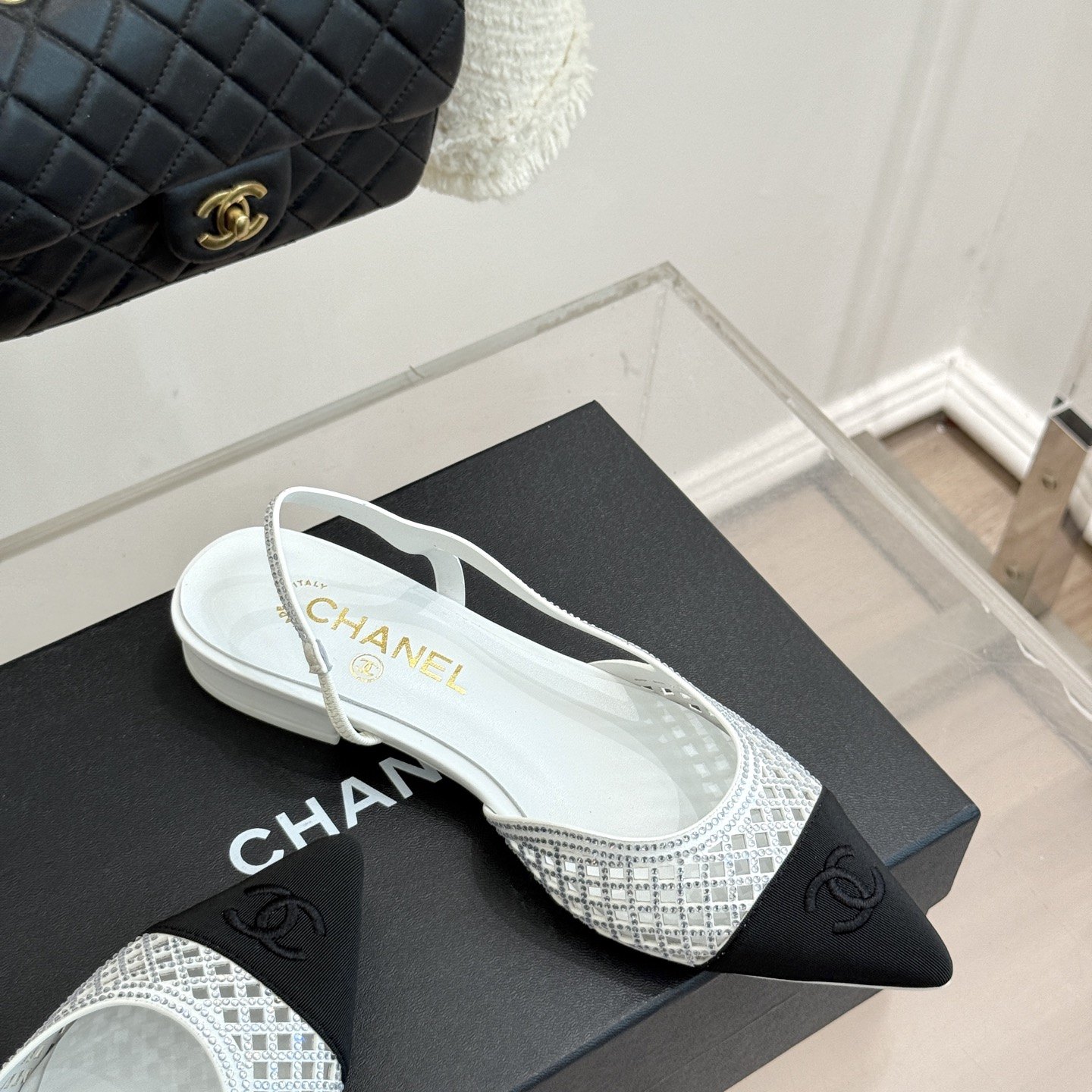 CHANEL Double C Square Toe Glossy Leather Flat Loafers in Genuine Lambskin Italian Suede Sole P