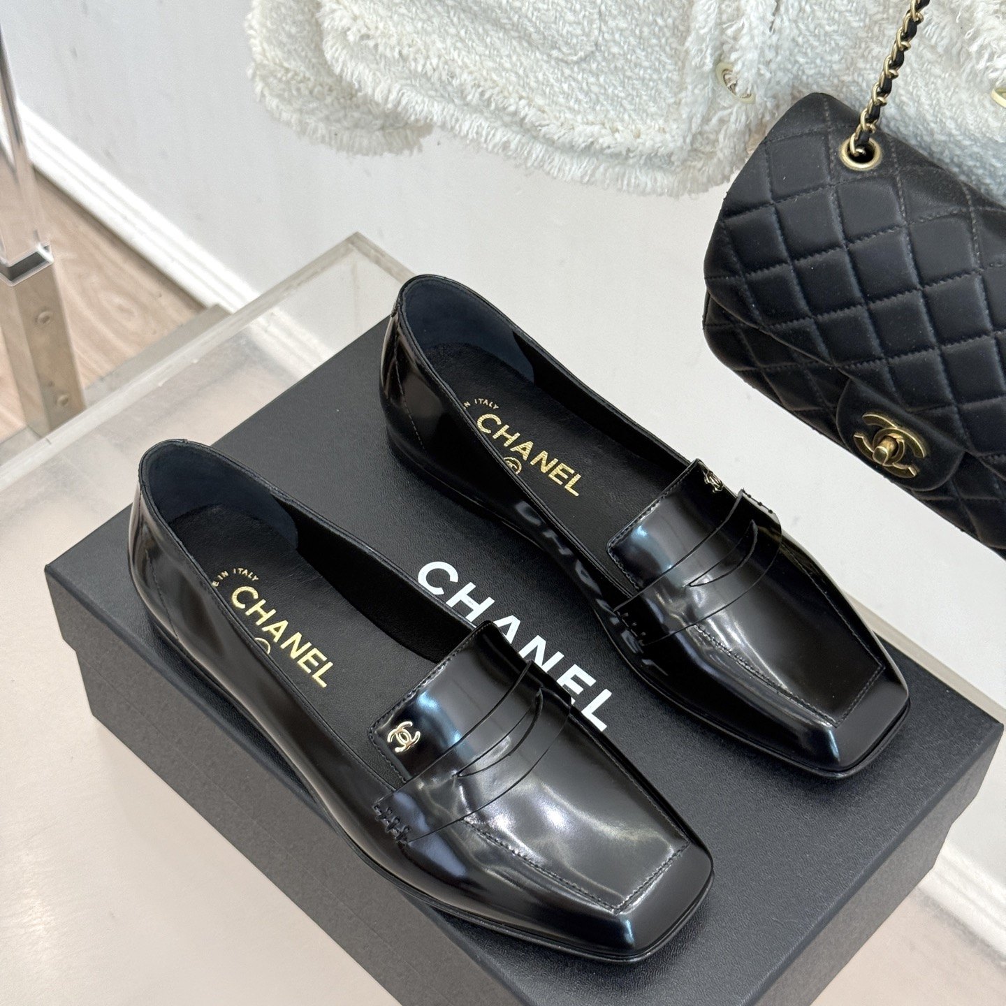 CHANEL Double C Square Toe Glossy Leather Flat Loafers in Genuine Lambskin Italian Suede Sole P