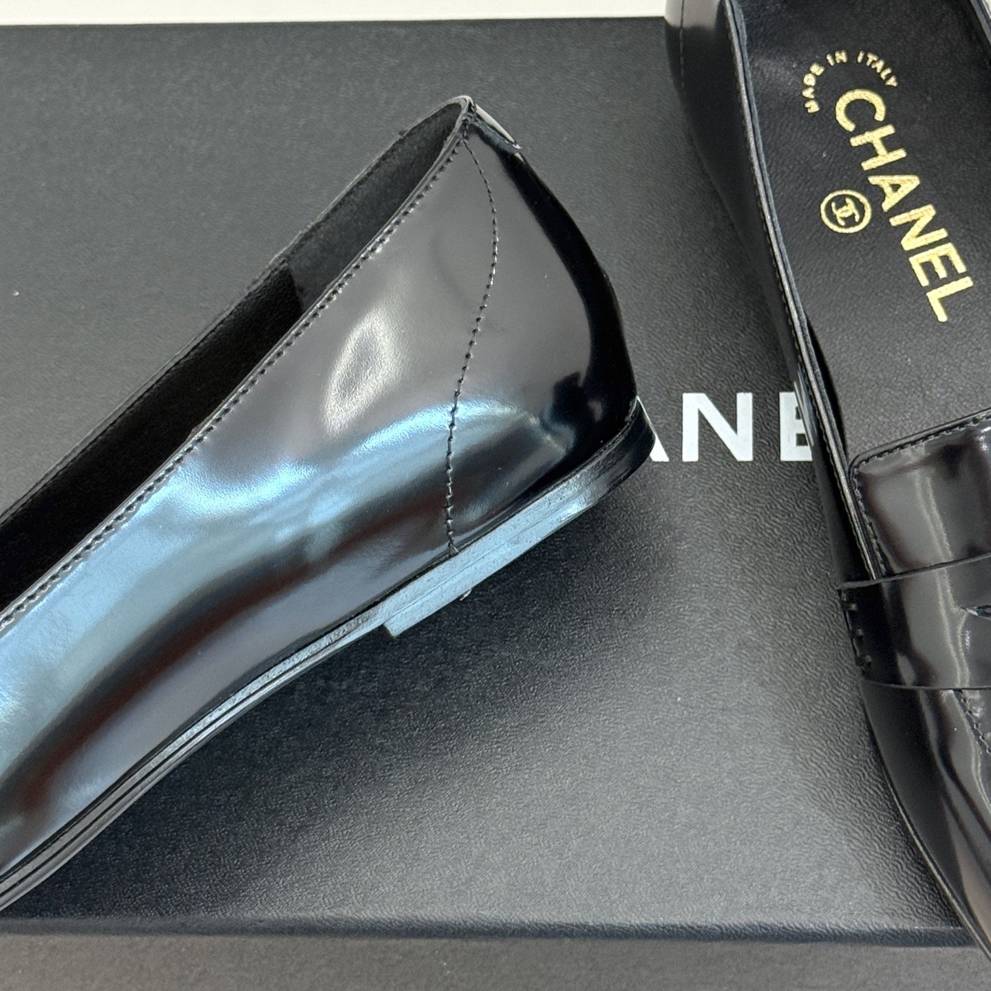 CHANEL Double C Square Toe Glossy Leather Flat Loafers in Genuine Lambskin Italian Suede Sole P