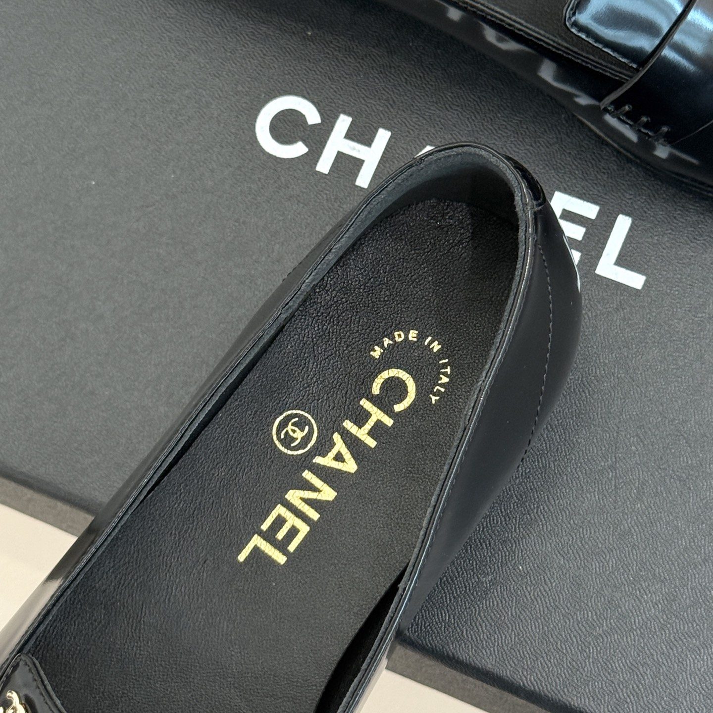 CHANEL Double C Square Toe Glossy Leather Flat Loafers in Genuine Lambskin Italian Suede Sole P