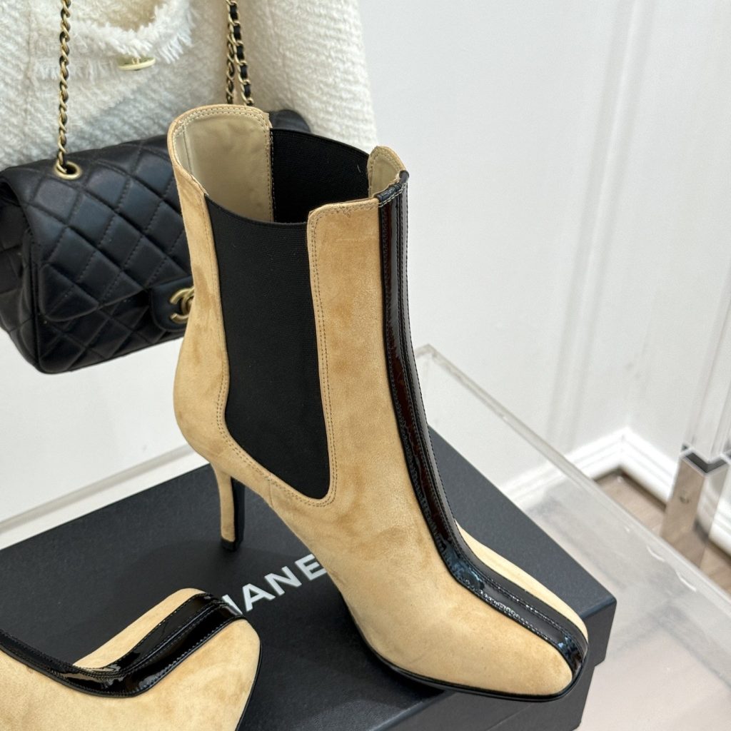 CHANEL Croc-embossed Square Toe Chelsea Ankle Boots in Genuine Lambskin Calfskin Lining Italian Leat