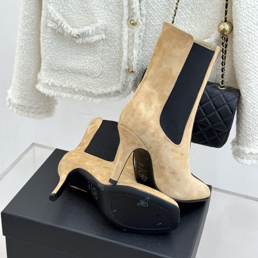 CHANEL Croc-embossed Square Toe Chelsea Ankle Boots in Genuine Lambskin Calfskin Lining Italian Leat