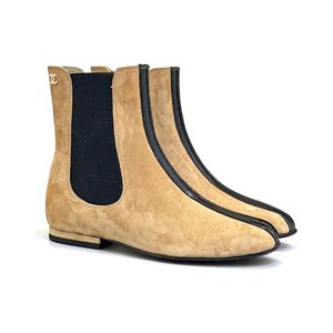 CHANEL Croc-embossed Square Toe Chelsea Boots in Genuine Lambskin Calfskin Lining Italian Leather So