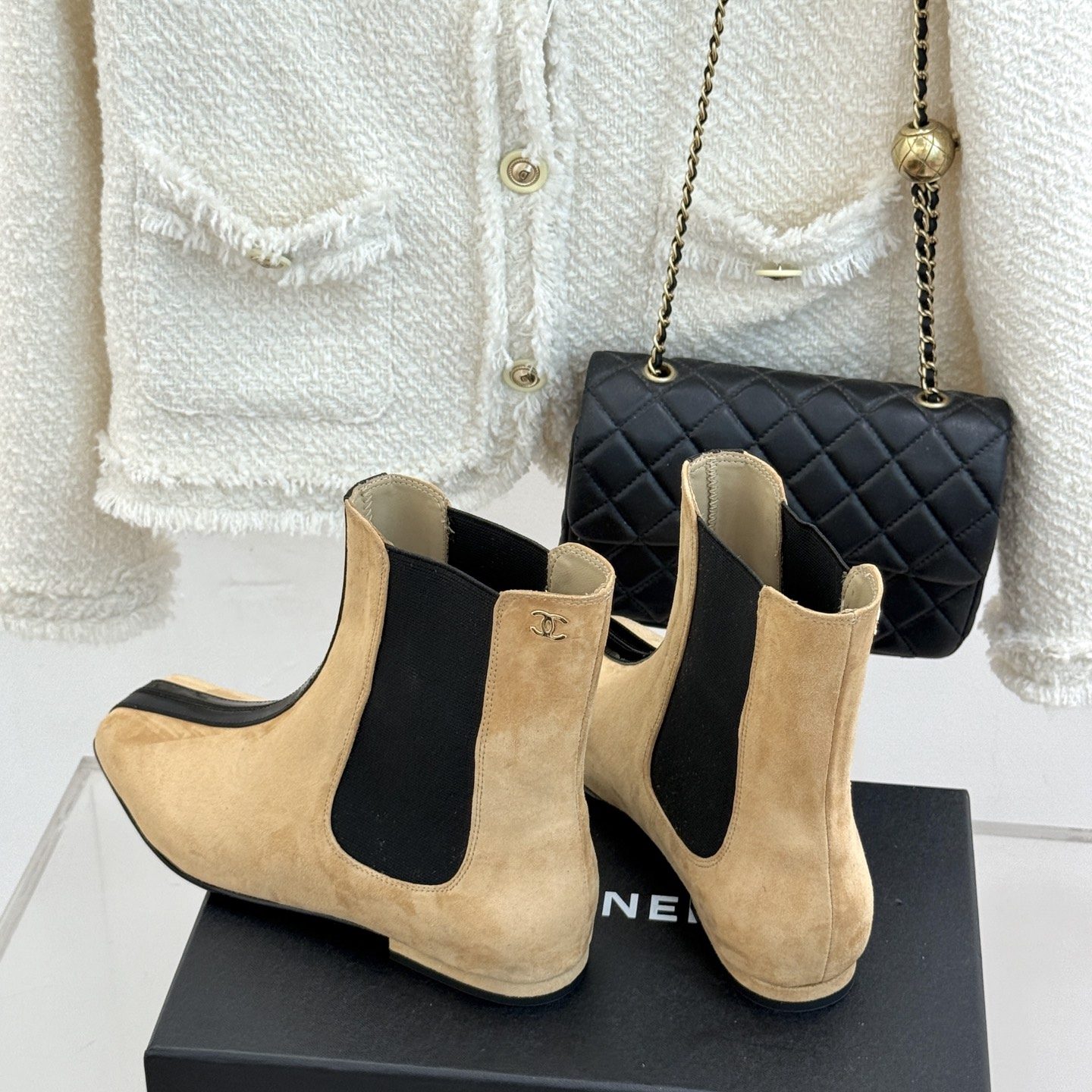CHANEL Croc-embossed Square Toe Chelsea Boots in Genuine Lambskin Calfskin Lining Italian Leather So