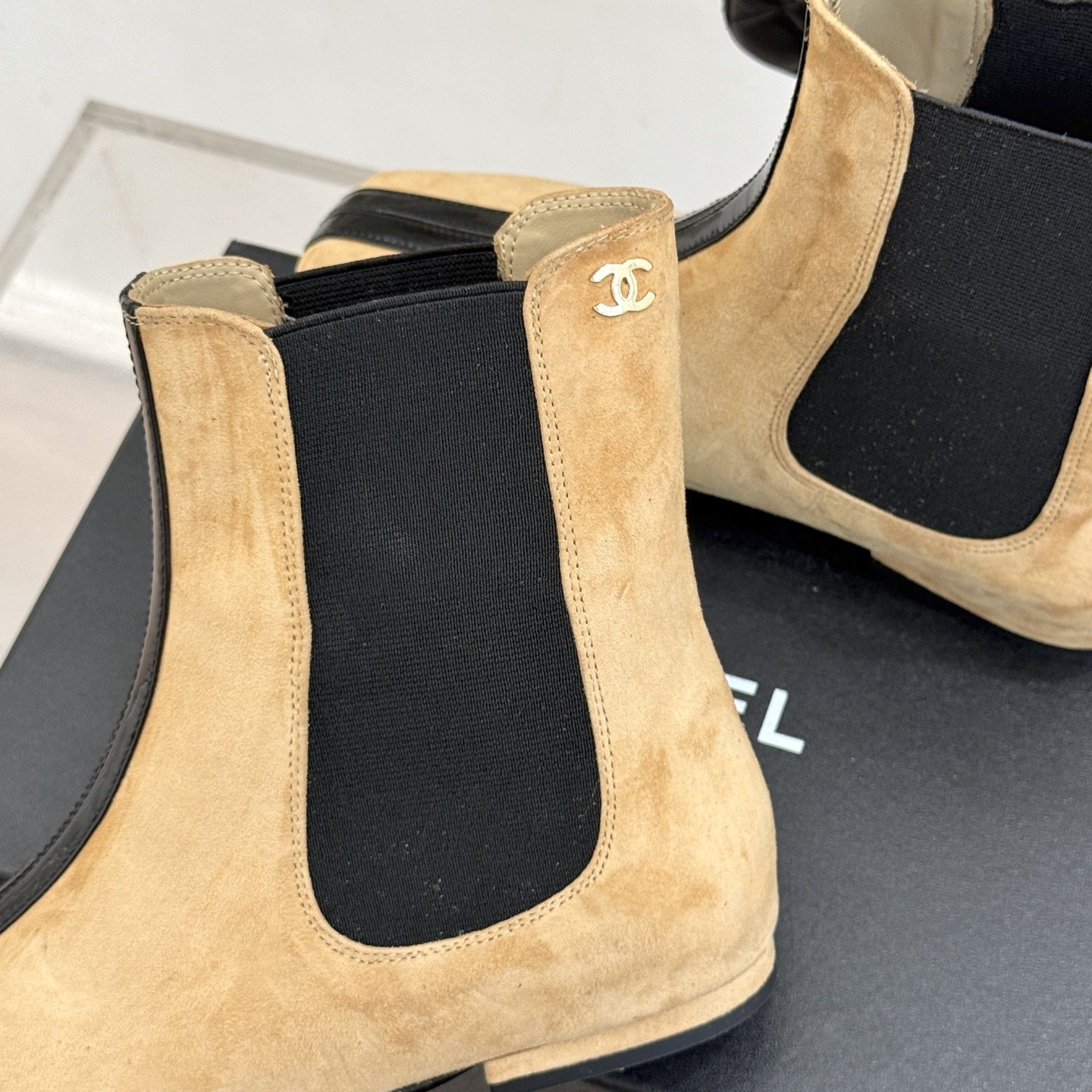 CHANEL Croc-embossed Square Toe Chelsea Boots in Genuine Lambskin Calfskin Lining Italian Leather So