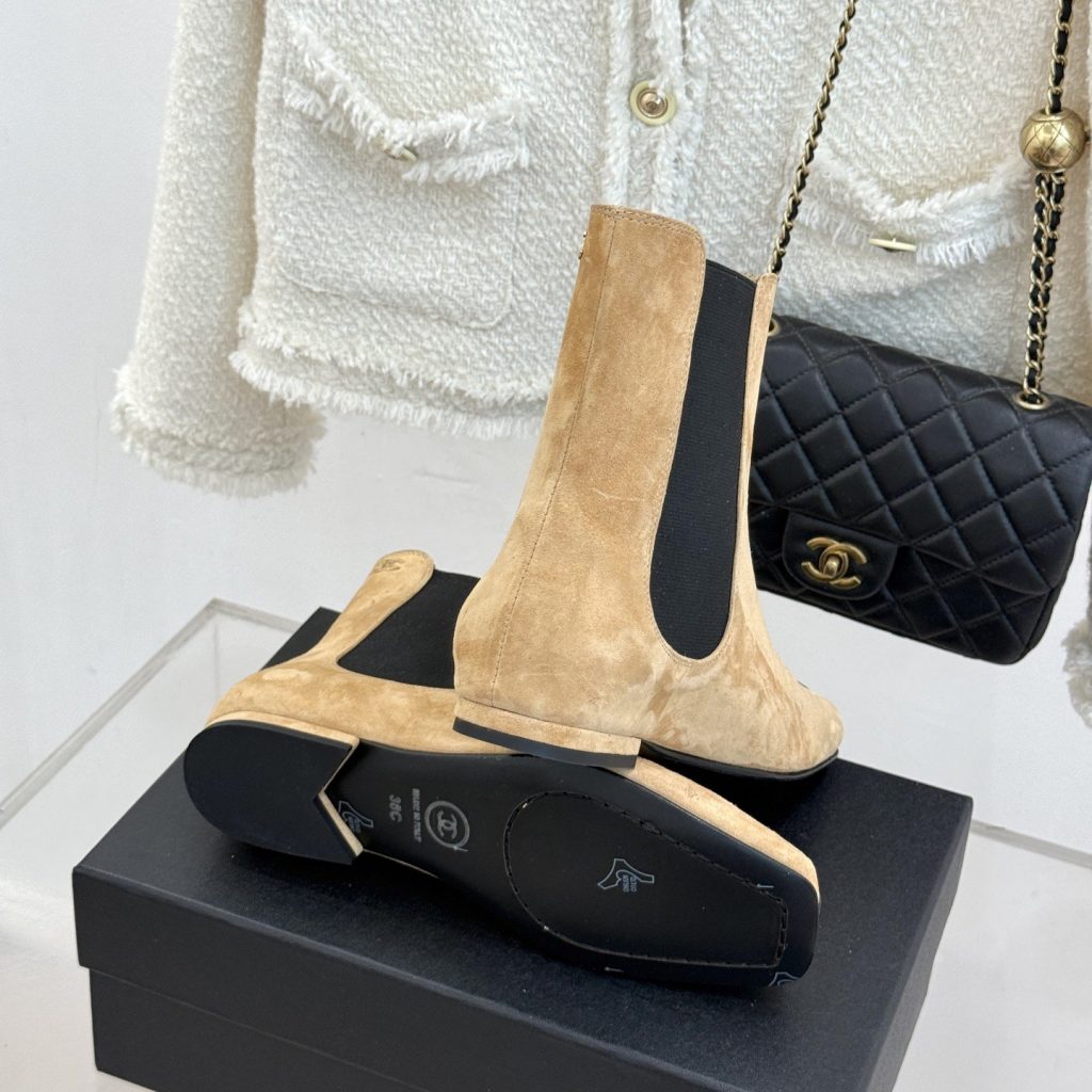 CHANEL Croc-embossed Square Toe Chelsea Boots in Genuine Lambskin Calfskin Lining Italian Leather So