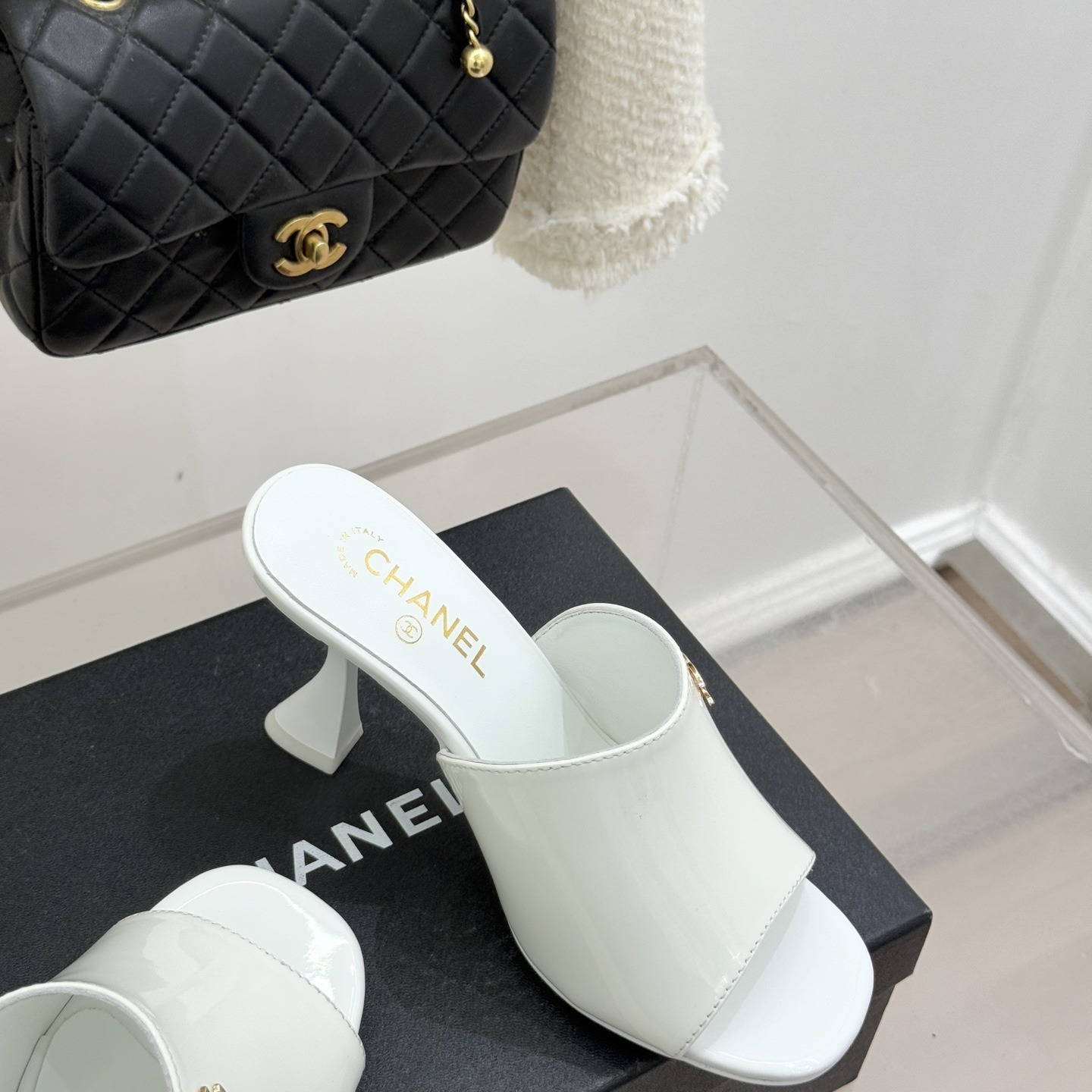 CHANEL Pointed Toe High Heel Pumps in Genuine Calfskin with Lambskin Lining and Italian Leather Sole