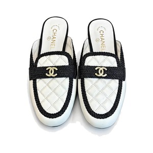 CHANEL Double C Square Toe Glossy Leather Flat Loafers in Genuine Lambskin Italian Suede Sole P