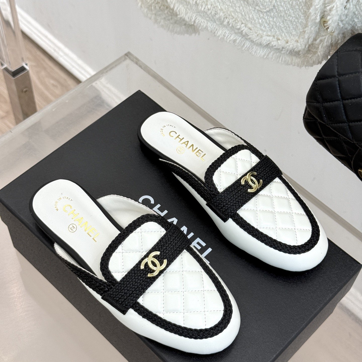 CHANEL Double C Square Toe Glossy Leather Flat Loafers in Genuine Lambskin Italian Suede Sole P