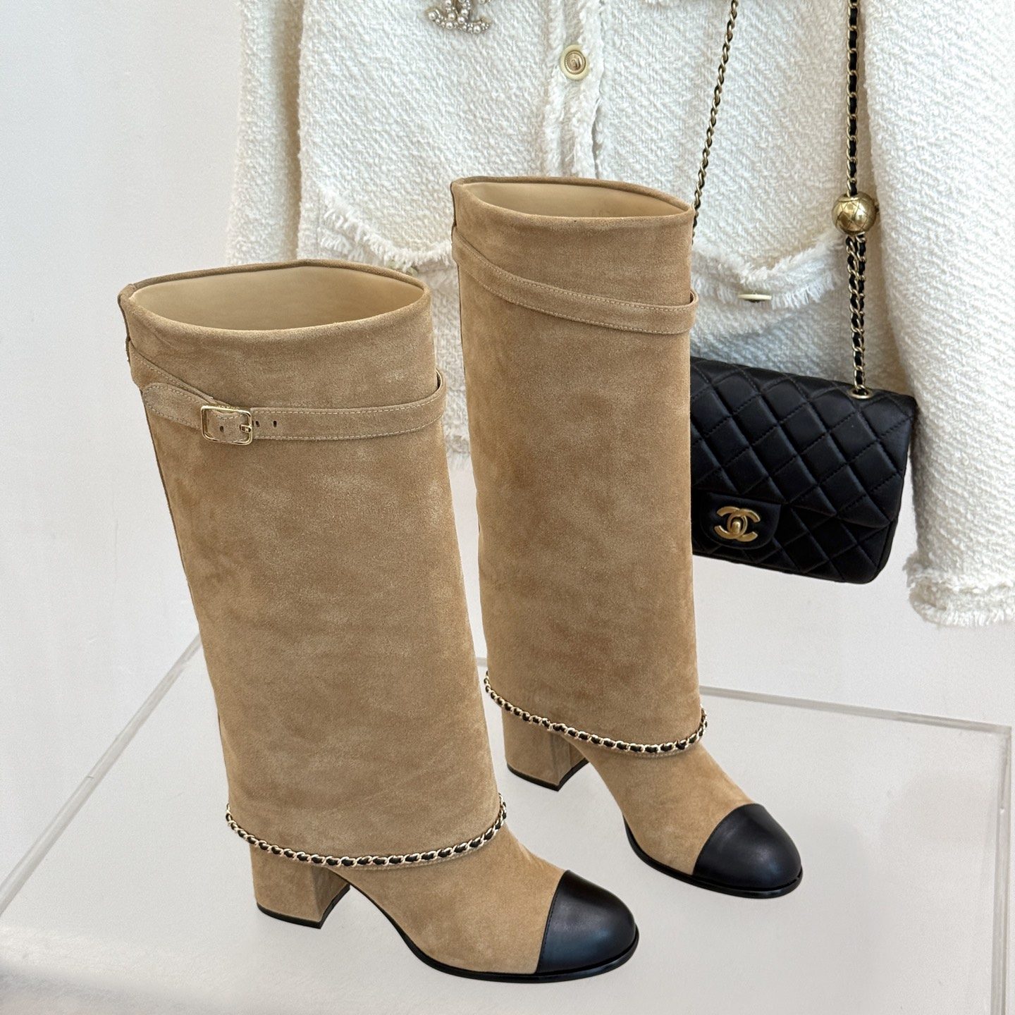 Miu Miu Quilted Flat Slide Sandals in Genuine Lambskin with Metal Logo Calfskin Lining Italian Leath