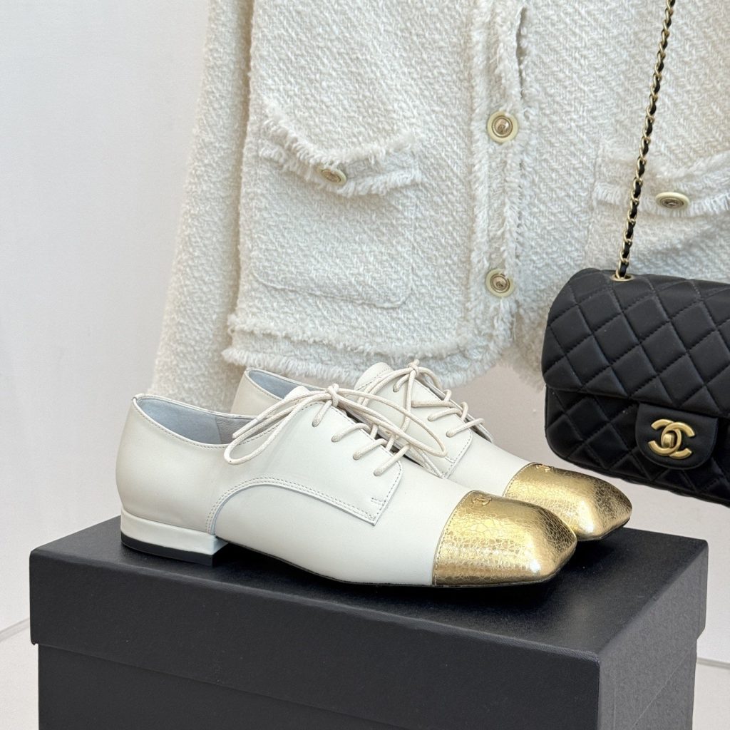 CHANEL Pointed Toe High Heel Pumps in Genuine Calfskin with Lambskin Lining and Italian Leather Sole