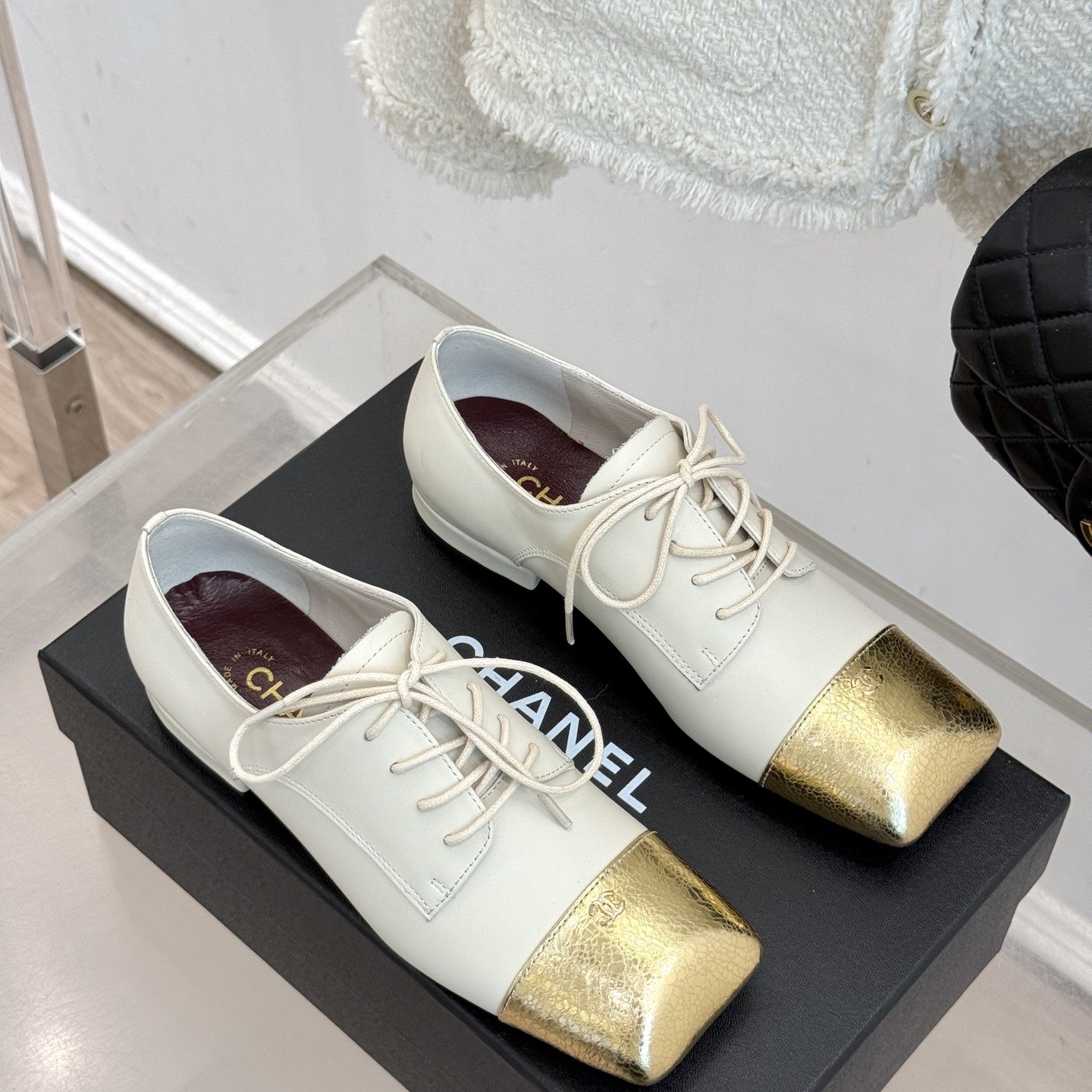 CHANEL Pointed Toe High Heel Pumps in Genuine Calfskin with Lambskin Lining and Italian Leather Sole
