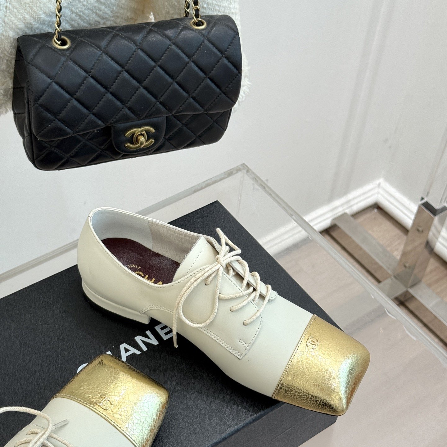 CHANEL Pointed Toe High Heel Pumps in Genuine Calfskin with Lambskin Lining and Italian Leather Sole