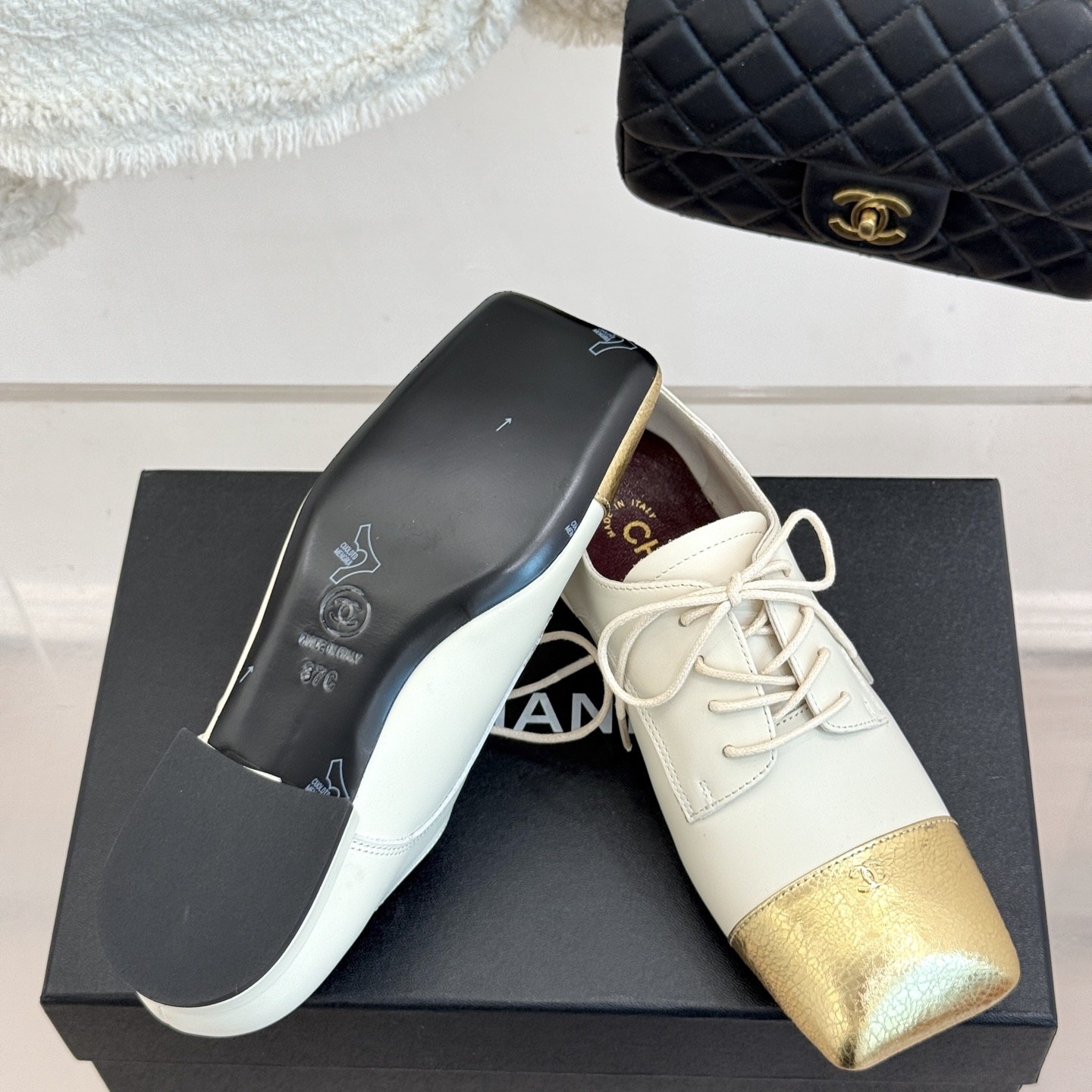 CHANEL Pointed Toe High Heel Pumps in Genuine Calfskin with Lambskin Lining and Italian Leather Sole