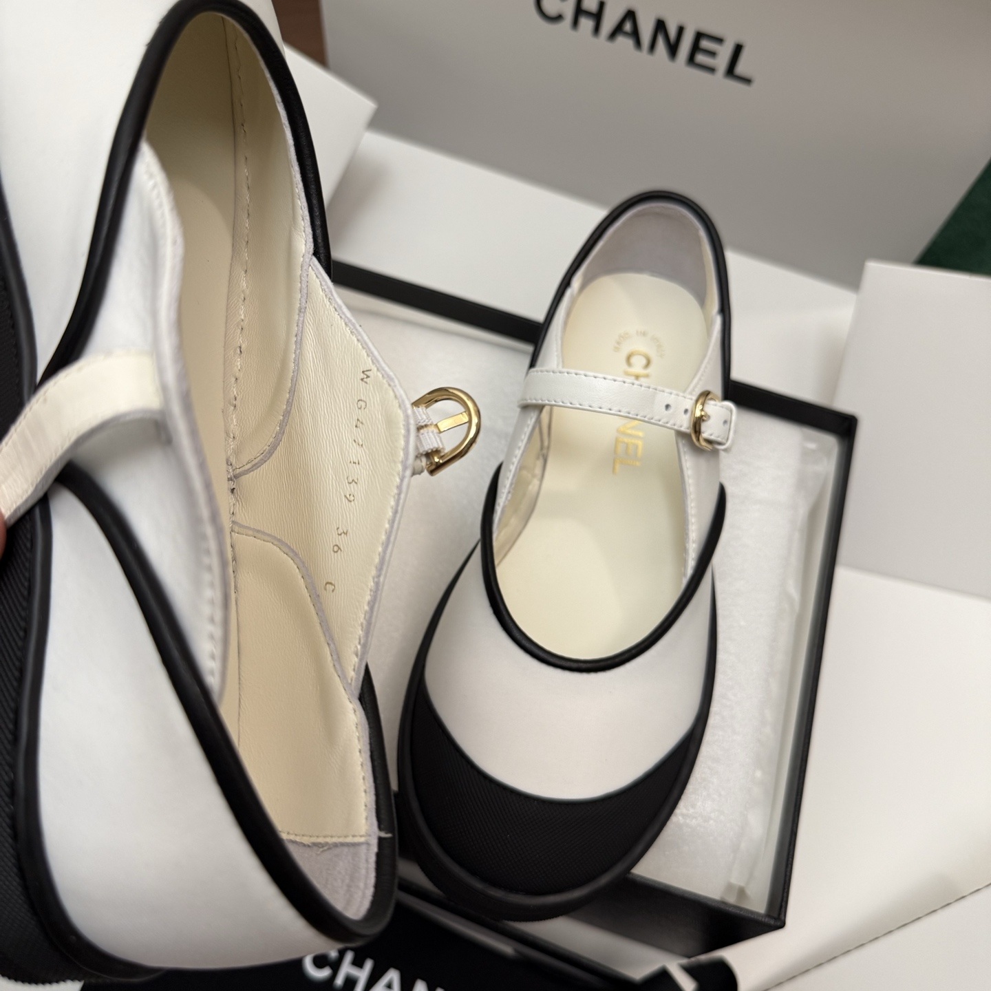 CHANEL Low-Top Casual Sneakers in Genuine Calfskin with Lambskin Lining and Italian Leather Sole