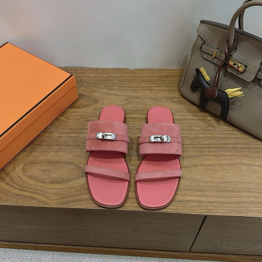 HERMES Low-Top Casual Sneakers in Genuine Calfskin with Lambskin Lining and Italian Leather Sole