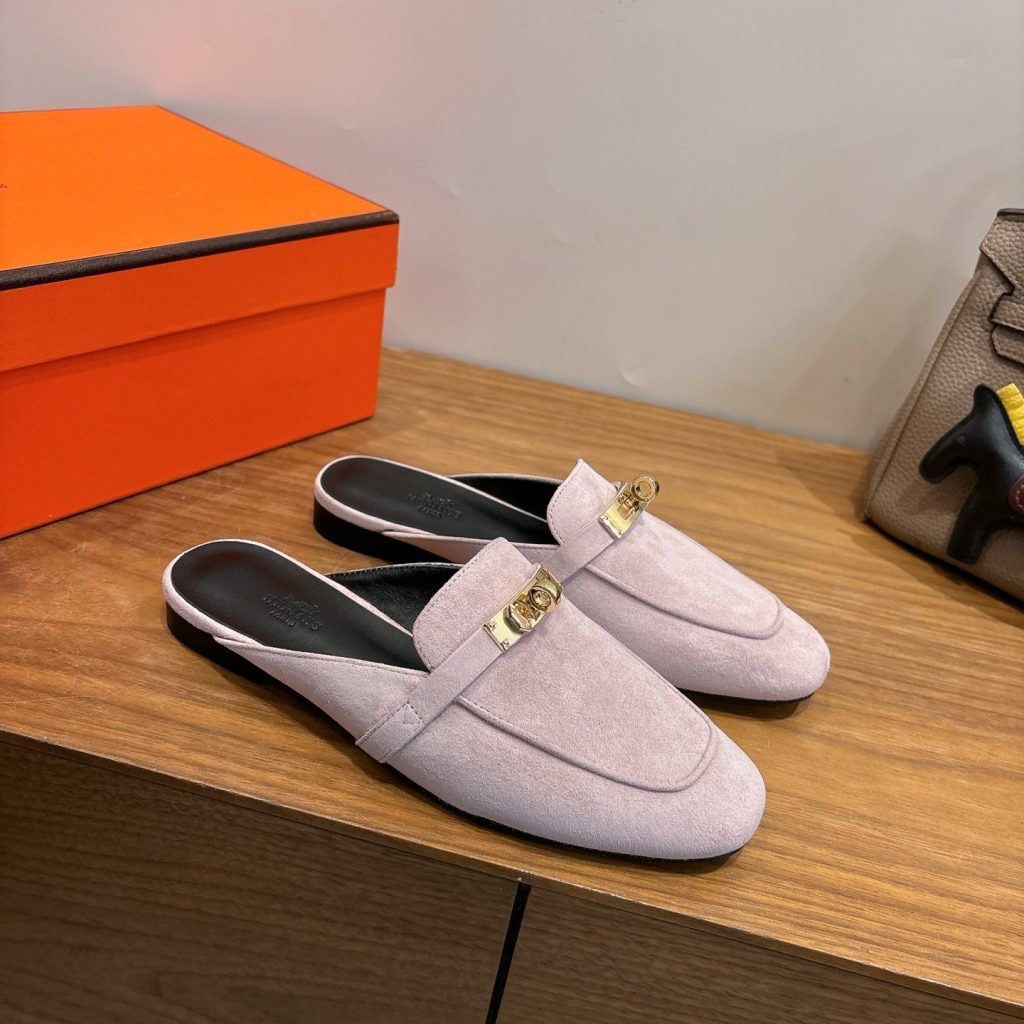 HERMES Low-Top Casual Sneakers in Genuine Calfskin with Lambskin Lining and Italian Leather Sole