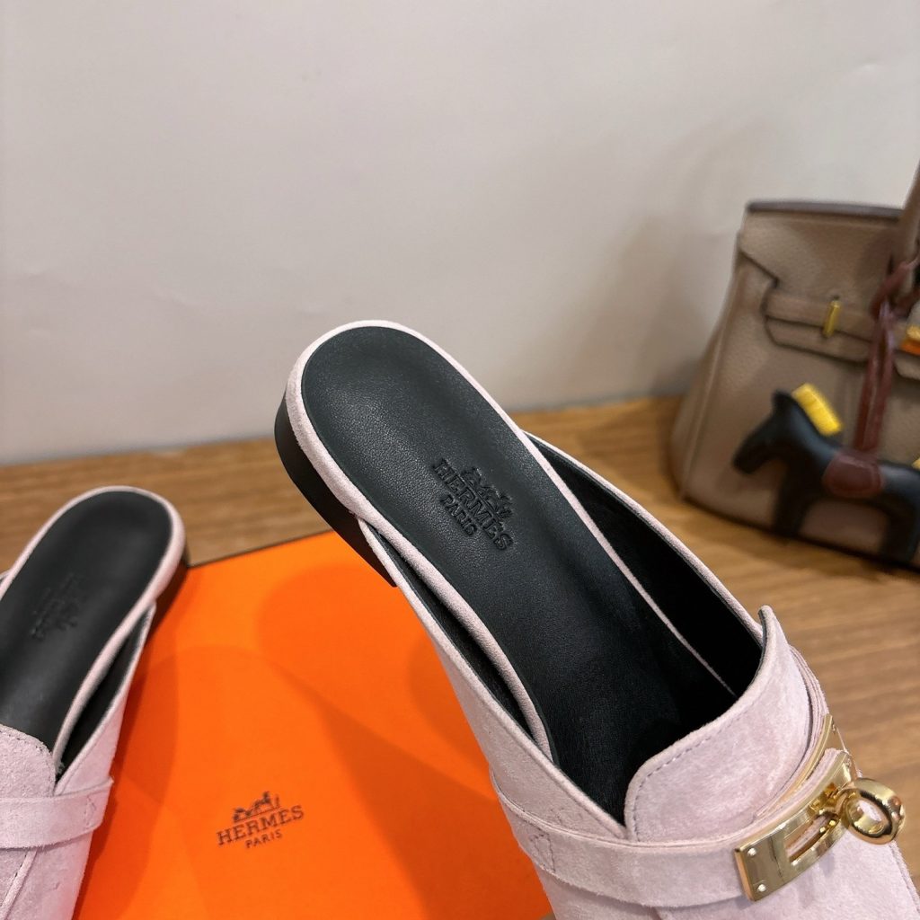 HERMES Low-Top Casual Sneakers in Genuine Calfskin with Lambskin Lining and Italian Leather Sole