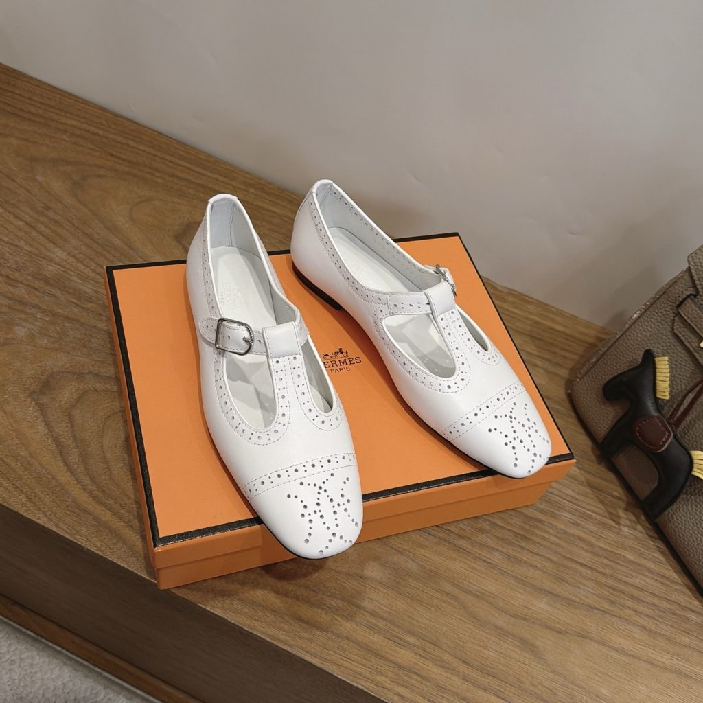 HERMES Laser-Engraved Loafer Shoes in Genuine Calfskin with Lambskin Lining Italian Leather Sole