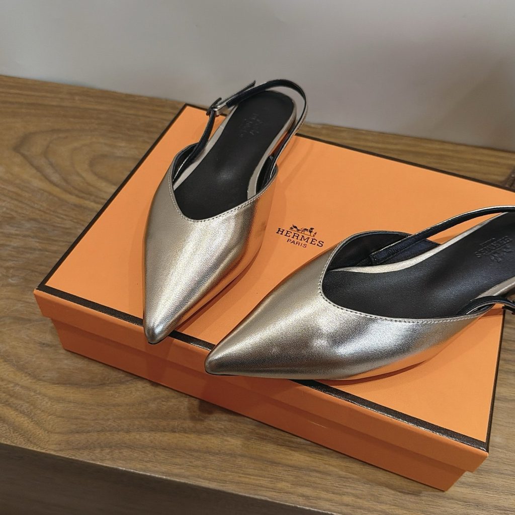 Hermes Eclair Pointed Toe Backless Slingback Flats in Calfskin Wool Lining and Italian Leather Sole