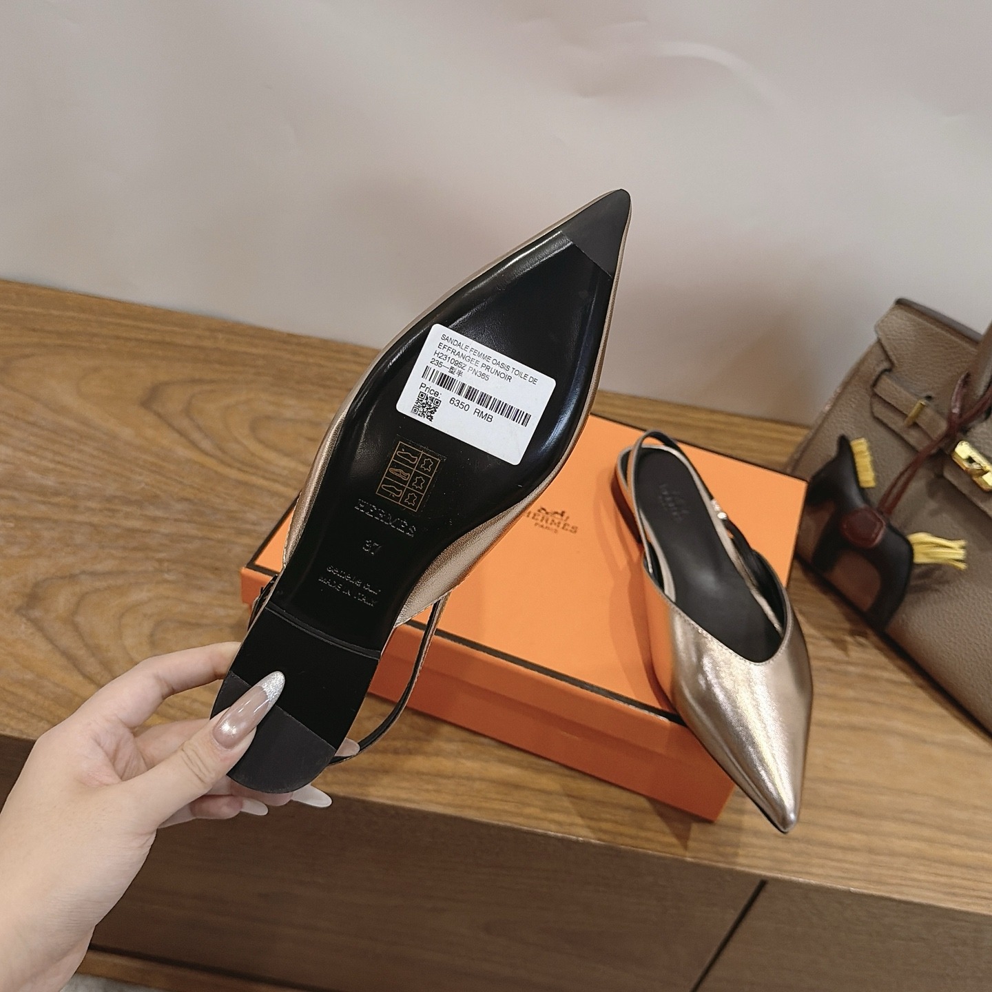 Hermes Eclair Pointed Toe Backless Slingback Flats in Calfskin Wool Lining and Italian Leather Sole