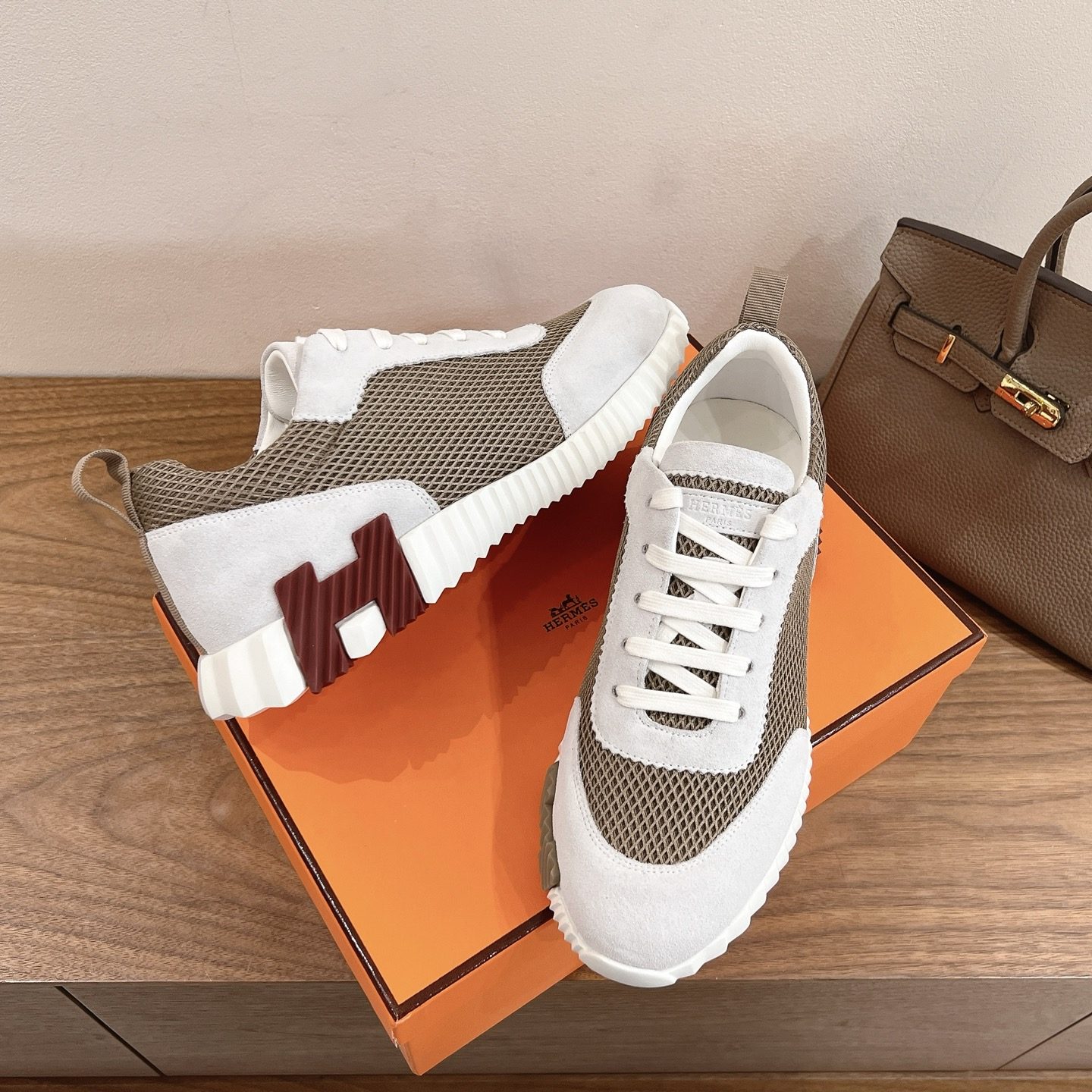 Hermes Classic Open-Toe Slip-On Flat Slippers Unisex Lightweight with Genuine Lambskin Lining Italia