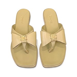 Chanel Double C Chain Ribbon Bow Toe-Post Flat Slippers in Suede and Lamb Leather Sole Genuine Lambs