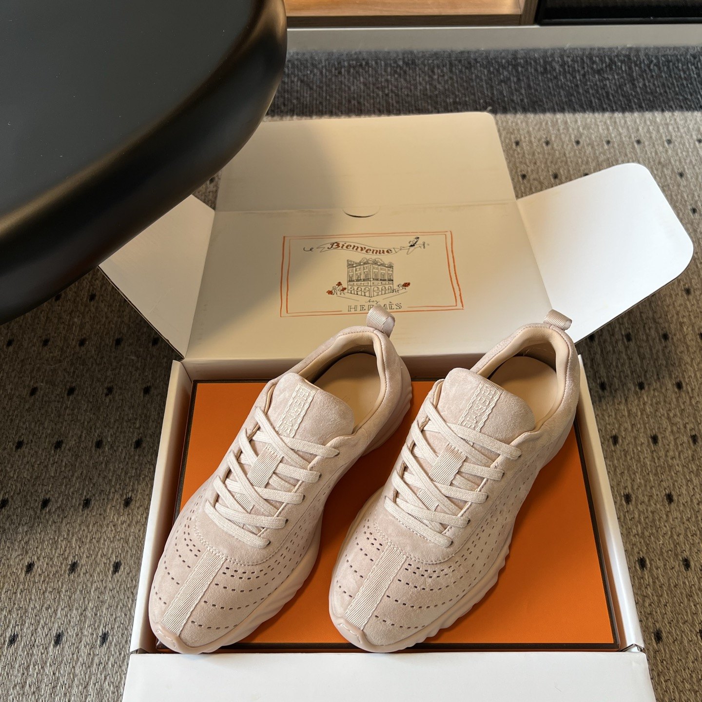 Hermès Low-Top Casual Sneakers in Genuine Calfskin with Lambskin Lining and Italian Leather Sole