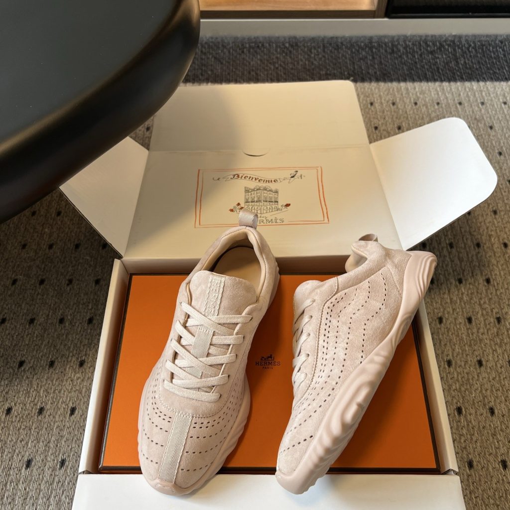 Hermès Low-Top Casual Sneakers in Genuine Calfskin with Lambskin Lining and Italian Leather Sole