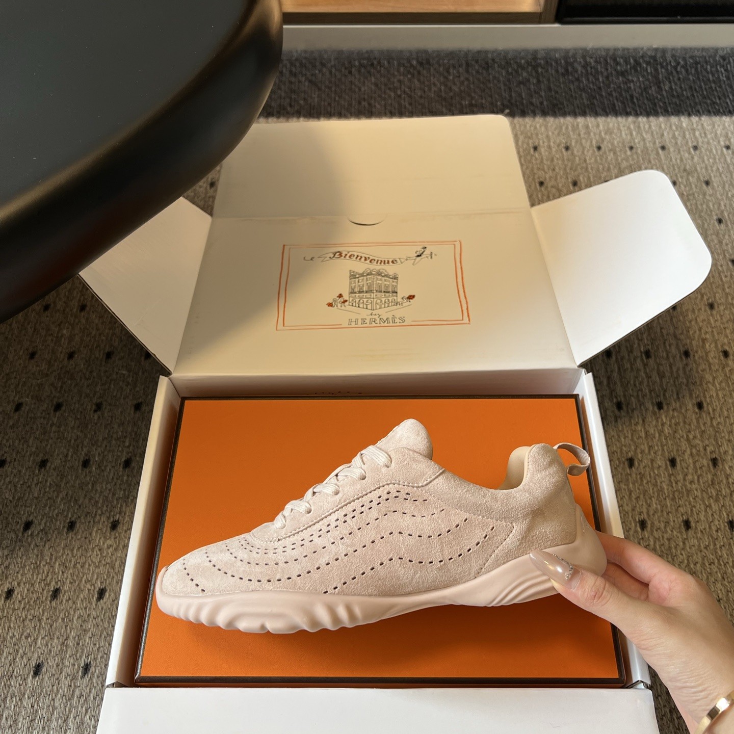 Hermès Low-Top Casual Sneakers in Genuine Calfskin with Lambskin Lining and Italian Leather Sole