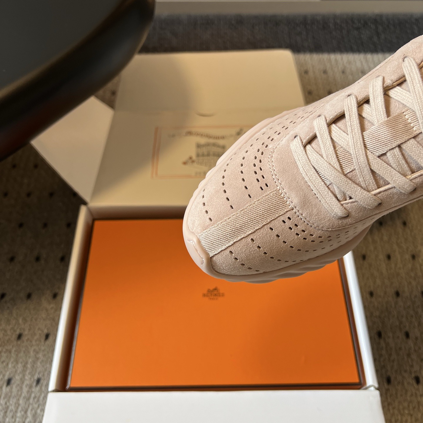 Hermès Low-Top Casual Sneakers in Genuine Calfskin with Lambskin Lining and Italian Leather Sole