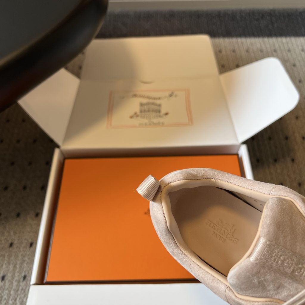 Hermès Low-Top Casual Sneakers in Genuine Calfskin with Lambskin Lining and Italian Leather Sole