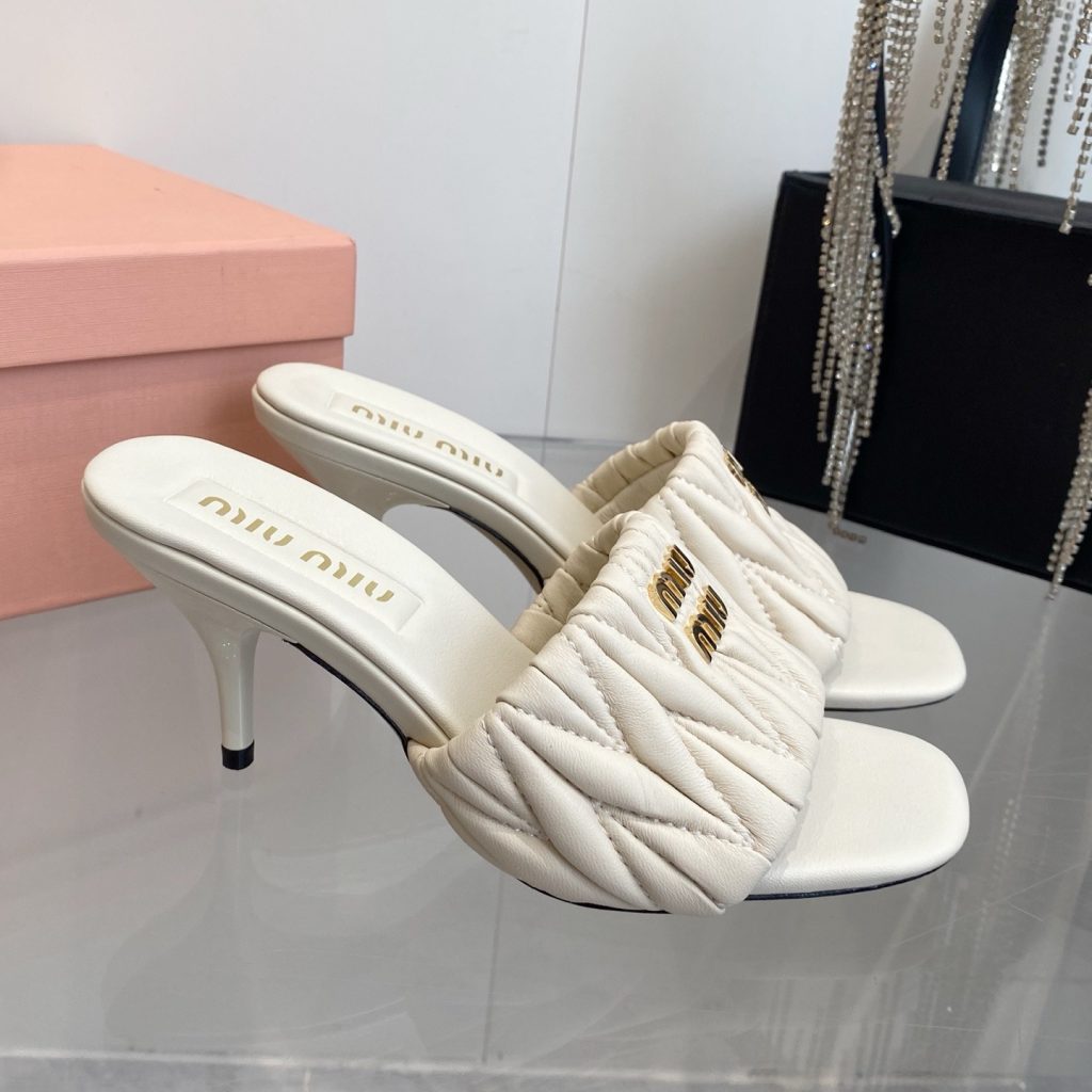 Miu Miu Quilted Flat Sandals in Genuine Lambskin with Metal Logo Calfskin Lining Italian Leather Sol