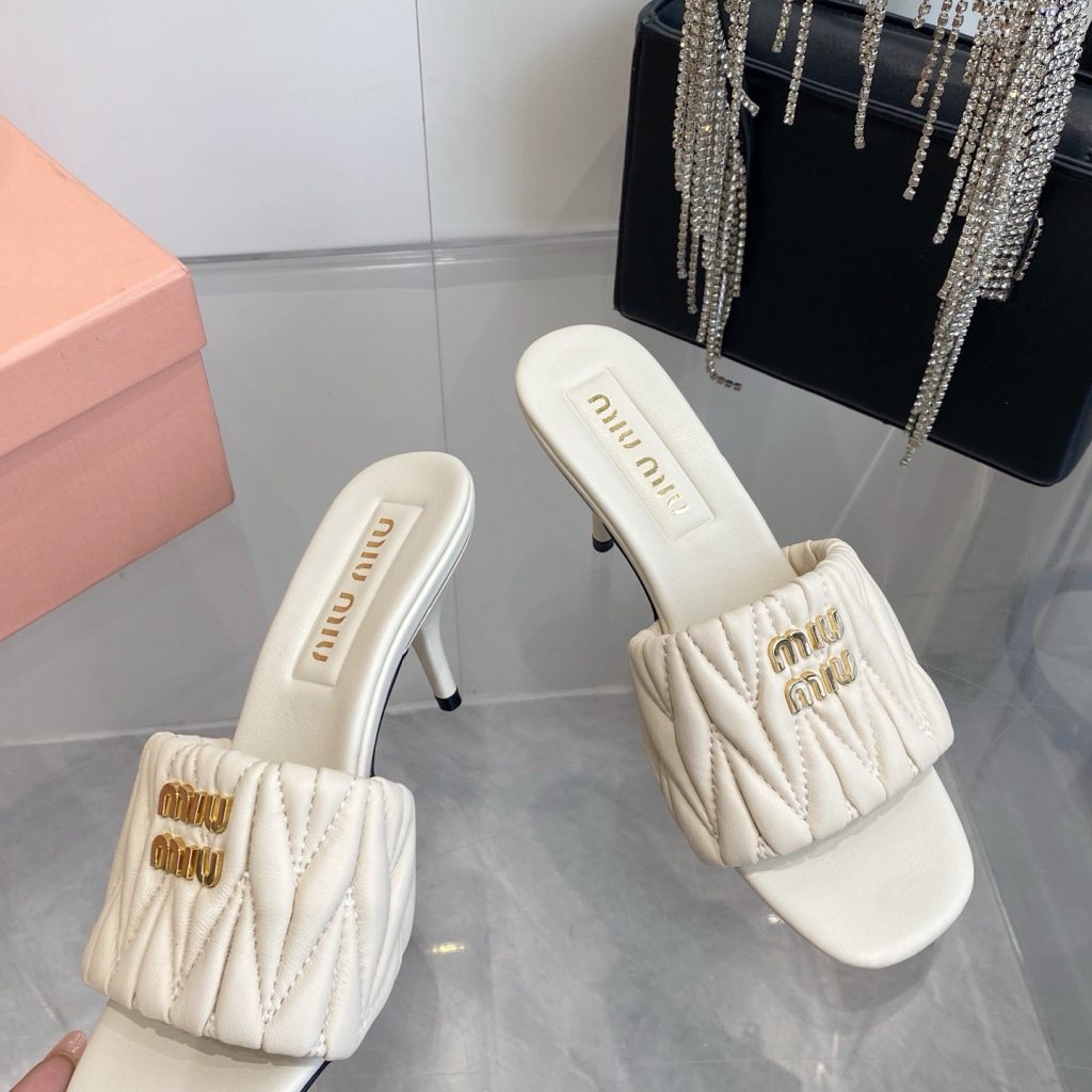 Miu Miu Quilted Flat Sandals in Genuine Lambskin with Metal Logo Calfskin Lining Italian Leather Sol