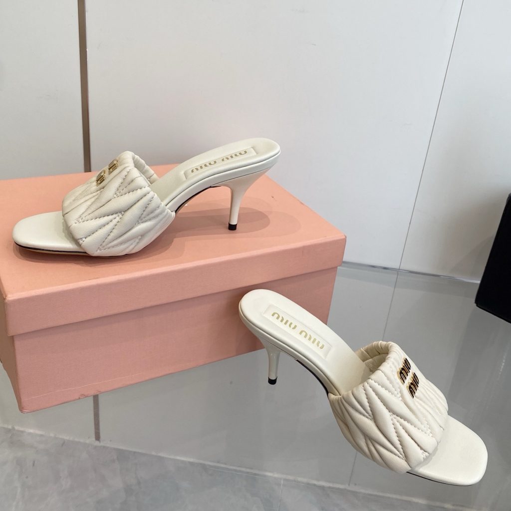Miu Miu Quilted Flat Sandals in Genuine Lambskin with Metal Logo Calfskin Lining Italian Leather Sol