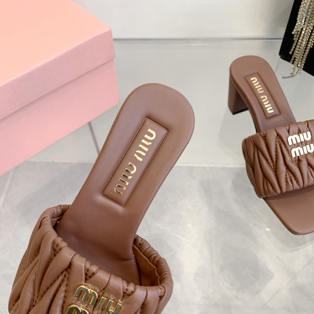 Miu Miu Quilted Flat Slide Sandals in Genuine Lambskin with Metal Logo Calfskin Lining Italian Leath