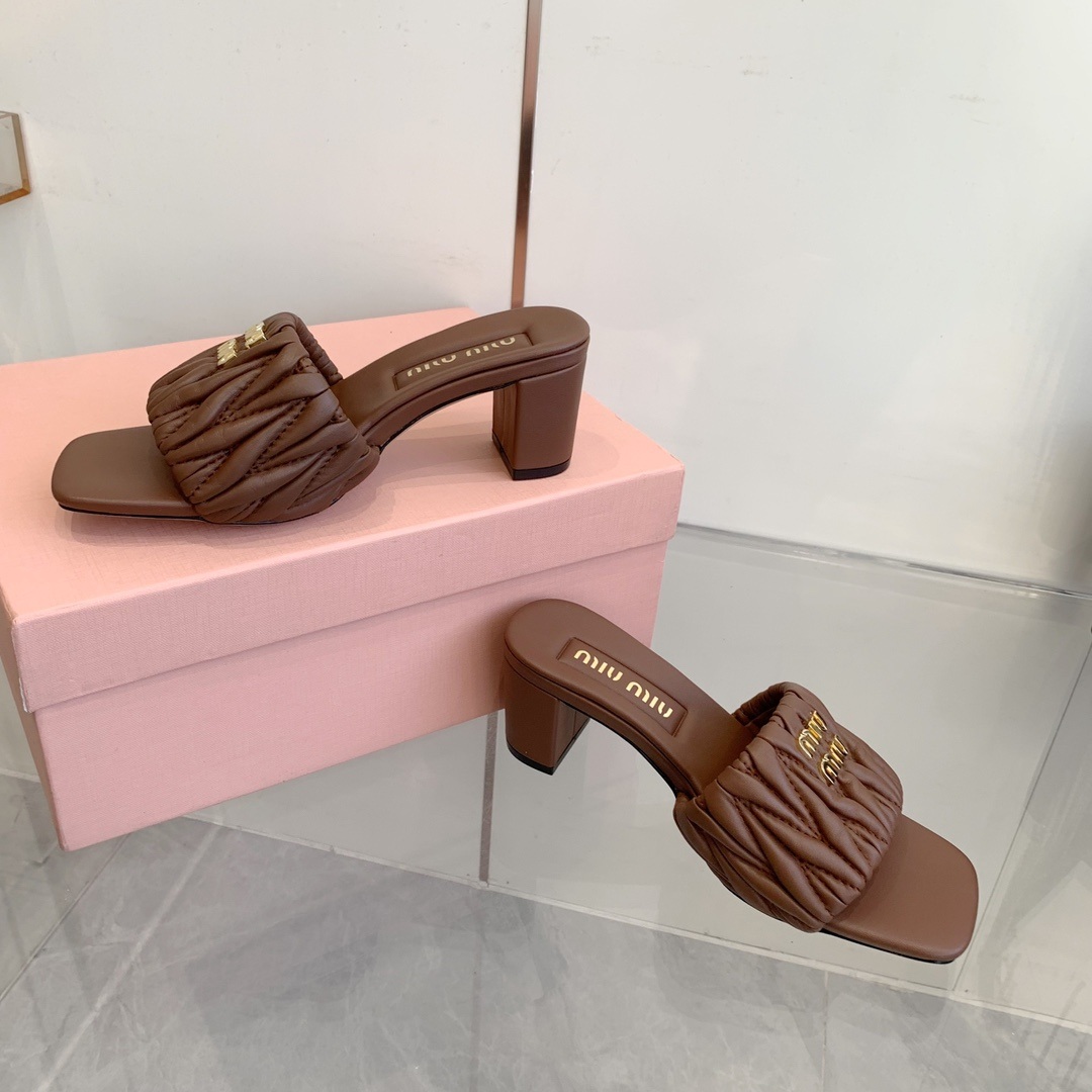 Miu Miu Quilted Flat Slide Sandals in Genuine Lambskin with Metal Logo Calfskin Lining Italian Leath