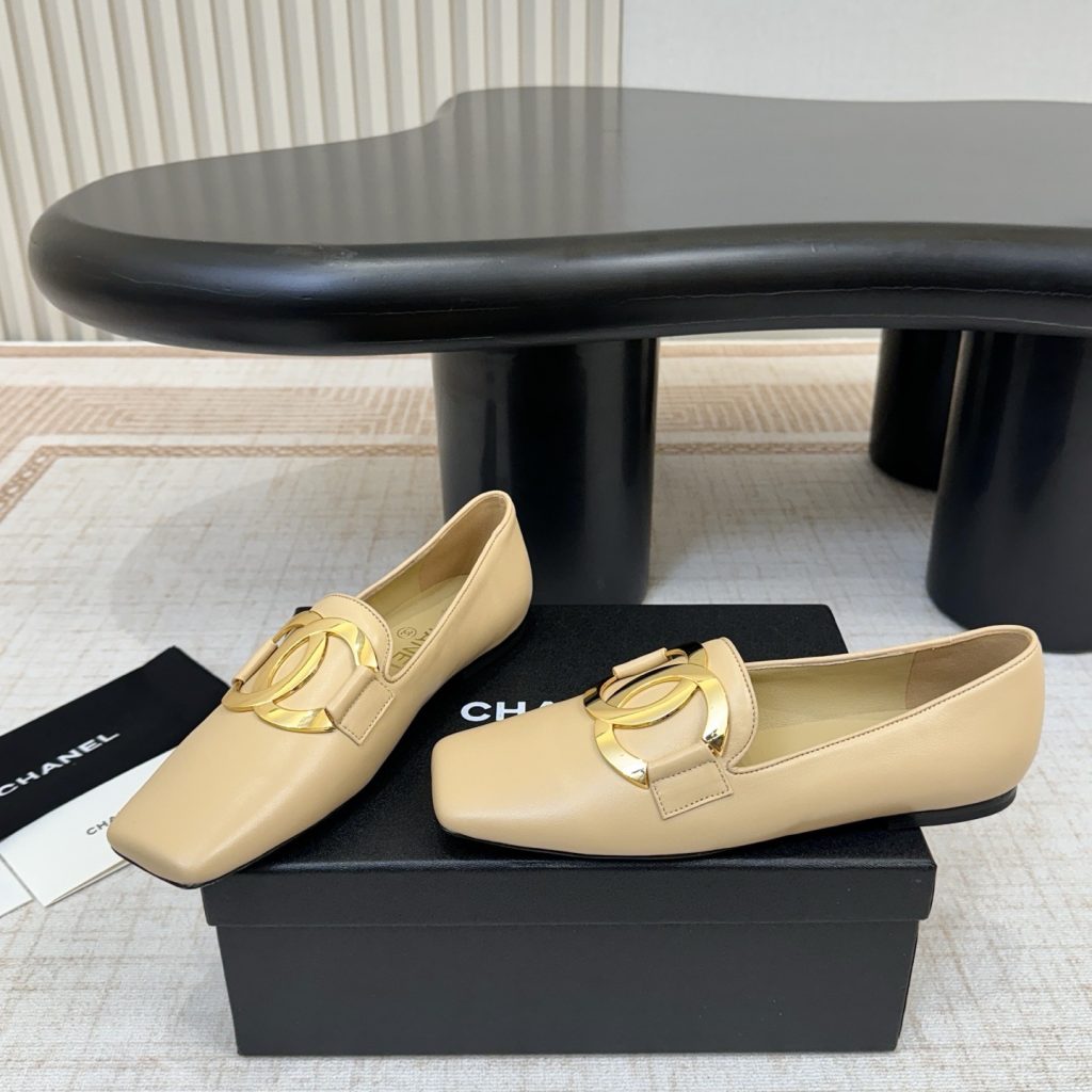CHANEL Double C Metal Buckle Flat Single Shoes in Genuine Lambskin Patent with Calfskin Lining Itali