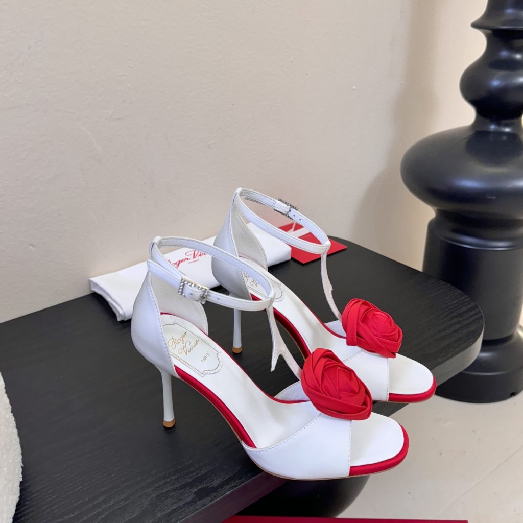 Roger Vivier Pointed Rose Buckle High Heel Pumps in Silk with Genuine Lambskin Lining Italian Leathe
